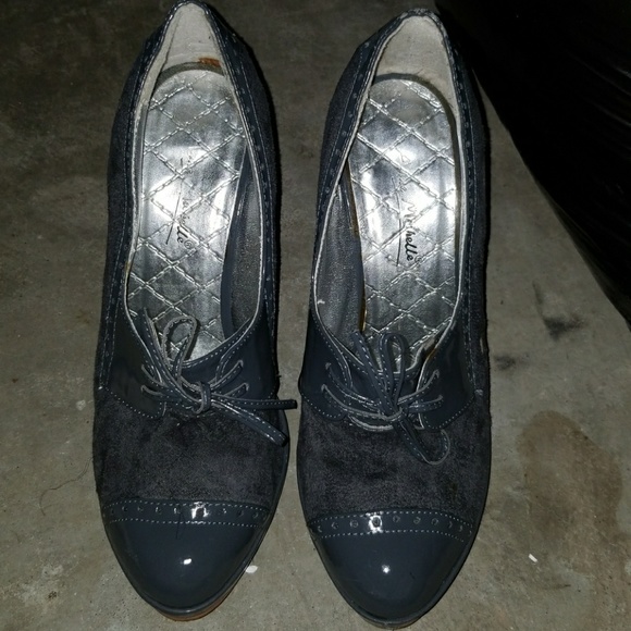 Heels - Picture 1 of 5